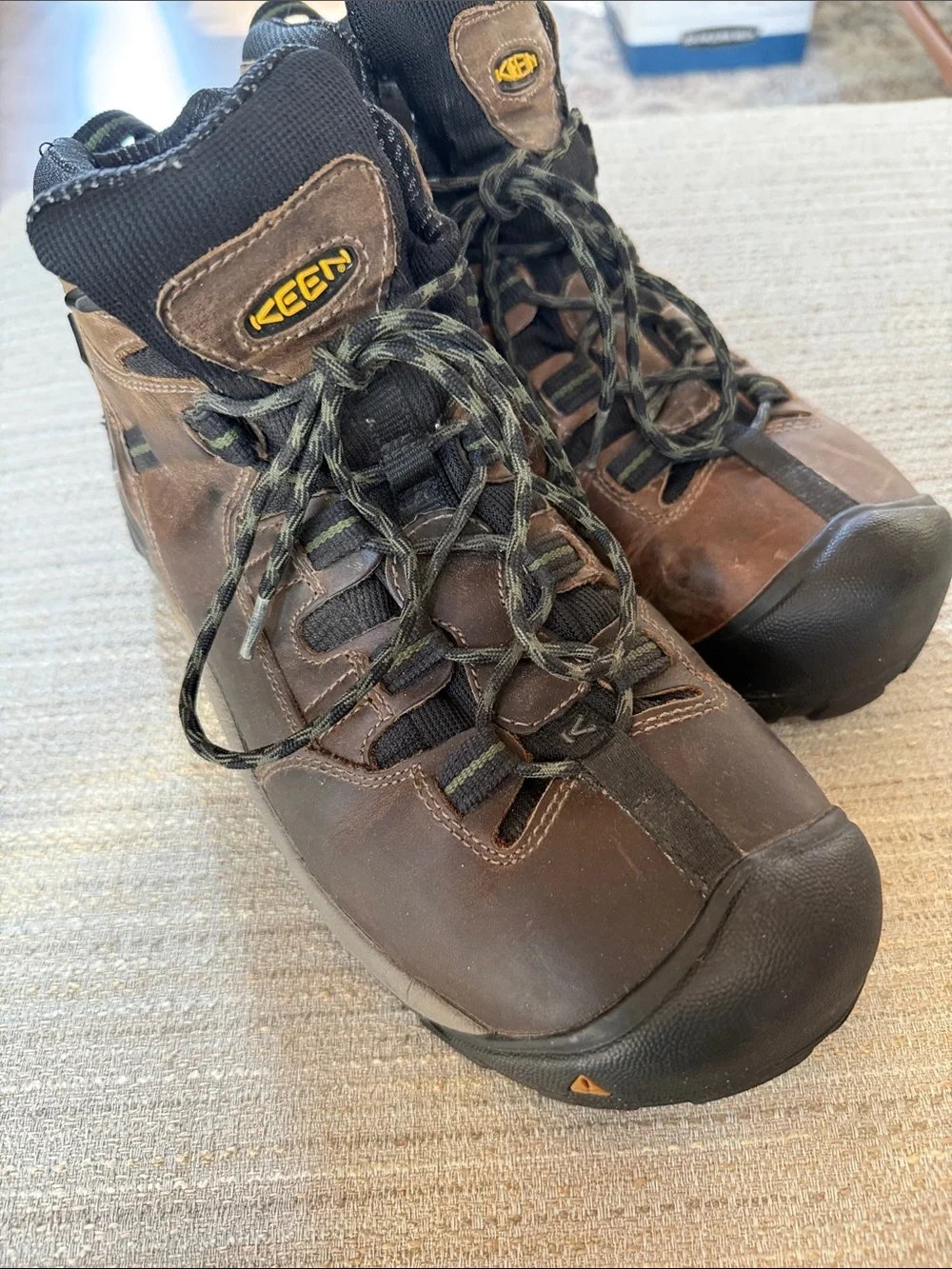 Keen Men’s Hiking Boots Size 11